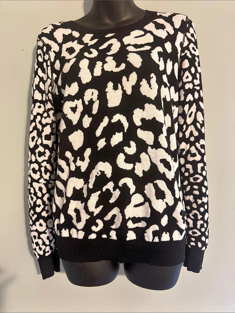 Express Animal Print Sweater Size Medium Like New